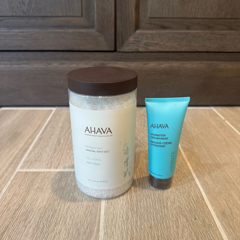 $65 AHAVA Natural Mineral Bath Salt and Blue Hydration Mask Set